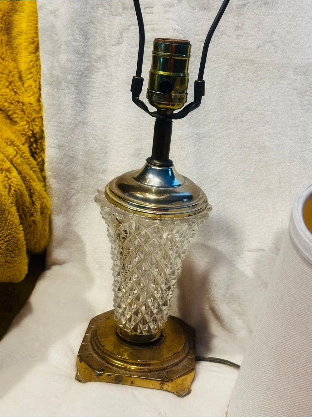 Vtg Crystal Cut Glass Table Lamp Brass Base Hollywood Regency Style Numbered 415